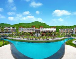 Angsana Lang Co Hotel & Resort Havuz