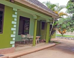 Anna's Place Entebbe Dış Mekan