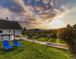 Villa Antzela with Private Pool and Gardens Dış Mekan