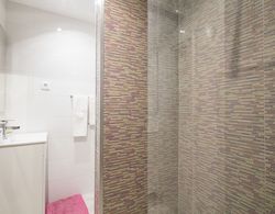 Apartamento A Francos Purple Room Banyo Özellikleri