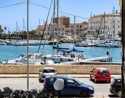 Appartamento Blu al porto Oda Manzaraları