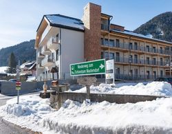 Appealing Apartment in Mauterndorf With Ski Boot Heaters Dış Mekan