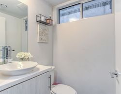 Applewood - Silver Lake 2BD Hollywood Banyo Tipleri