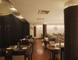 Hotel Arch Plaza - Near Delhi Airport Yerinde Yemek