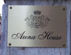 Arena House Genel