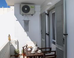 Aretis Apartment- At The Foothills Of The Castle Dış Mekan