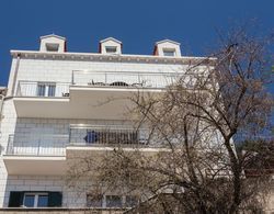 Apartments Villa Ari Dış Mekan