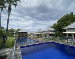 Ariana Beach Resort Amed - Bali Havuz