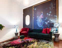 Art Deco Inspired Apartment in Perth Oda Düzeni