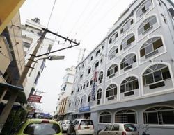 Hotel Ashoka Dış Mekan