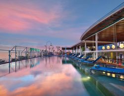 Aston Canggu Beach Resort & Spa Havuz