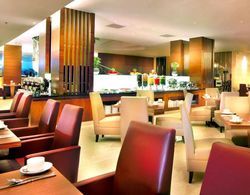 Aston Makassar Hotel & Convention Center Genel