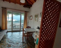 Astonishing House With sea View in Samos Island Yerinde Yemek