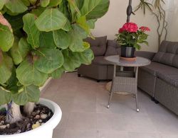Astrihome - 2 Beautiful Small Apartments on top of Each Other Ideal for 5 Guests Dış Mekan
