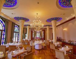 Ataturk Palas Hotel Yerinde Yemek