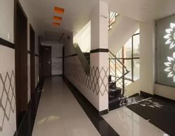Hotel Atithi Bhawan by Sky Stays İç Mekan