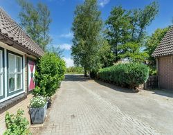 Attractive Farmhouse in Giethoorn With Garden Dış Mekan