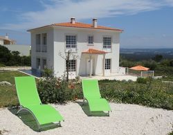 Attractive Villa in Caldas da Rainha With a Terrace and bbq Dış Mekan