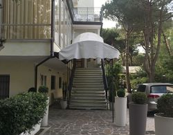 Hotel Augustus Milano Marittima Dış Mekan