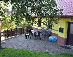 Authentic Holiday Home with Garden near Trutnov Oda Düzeni