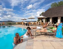 AVANI Lesotho Hotel & Casino Havuz