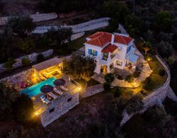 Villa Avaton With Magnificent sea View and Skopelos Town Dış Mekan
