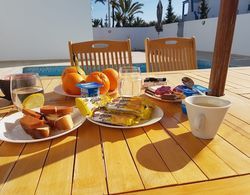 Villa Avec piscine privee Kahvaltı