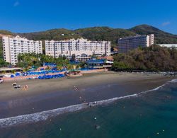 Azul Ixtapa Beach Resort & Convention Center Plaj