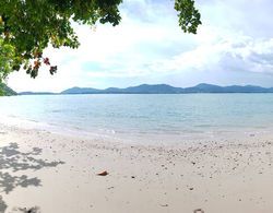 Baan Mai Beachfront Lone Island Phuket Genel
