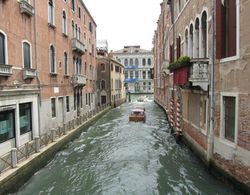 Backpackers house venice Genel
