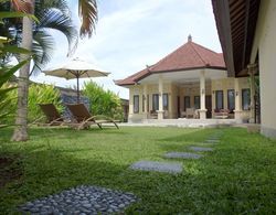 Bali Asih Villa Dış Mekan
