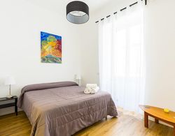 Barrio 133 - Double Bedroom in Center by Napoliapartments Oda