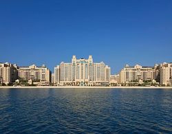 Beach Pool Fairmont Residences Oda