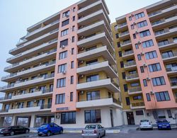 Beach Vibe Apartments  Summerland Mamaia Dış Mekan