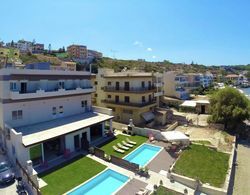 Beachfront Villa in Rethymno With a Private Pool and Garden Dış Mekan