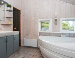 Beautful Holiday Home in Ebeltoft With Sauna Banyo Tipleri