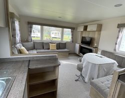 Beautiful 3-bed Caravan Situated on Lakeland Haven Oda Düzeni