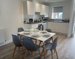 Beautiful 3-bed House in Derby With Parking Mutfak
