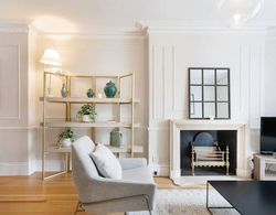Beautiful 5 Bedroom Home With Garden in South Kensington Oda Düzeni