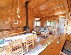 Beautiful Chalet for 4 pax Quietly Located With a Beautifully Landscaped Garden Oda Düzeni