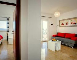Beautiful Apartment for 3 Adults Next to the Beach İç Mekan