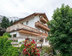 Beautiful Holiday Home Near St Anton Am Arlberg With Sauna Dış Mekan