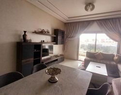 Beautiful Apartment in Costa Beach Bouznika Yerinde Yemek