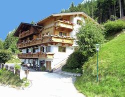 Beautiful Apartment in Zell am Ziller With Balcony Dış Mekan