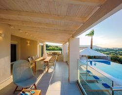 Beautiful Luxe Villa in Private Olive Grove, sea and Mountain View, Close to sea Dış Mekan