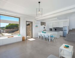 Beautiful new Luxury Villa With Infinity Pool, Outside Kitchen and sea View Yerinde Yemek