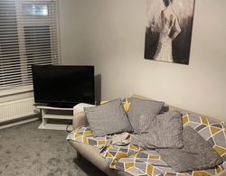 Beautiful one bed Apartment in Cardiff Good Links Oda Düzeni