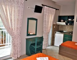 Beautiful Room for 3 People in Limenaria, Only Five Minutes Away From Center Oda