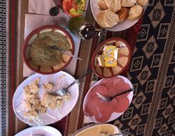 Bedouin Host Camp Kahvaltı