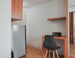 Best Homey Elegant Studio Room at Amethyst Apartment İç Mekan